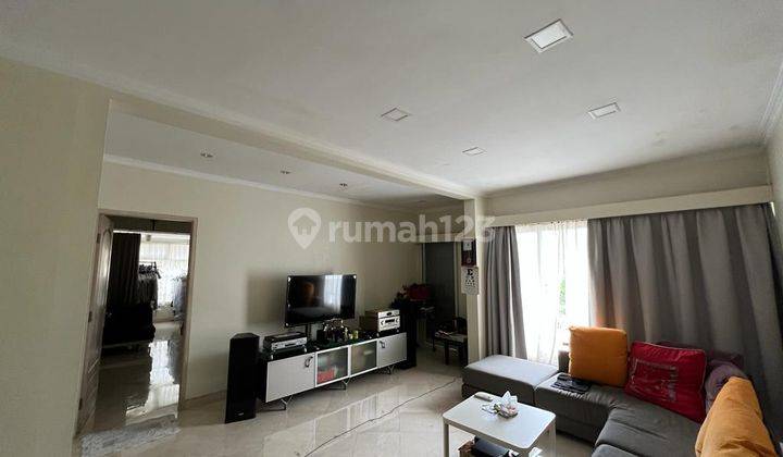 Rumah Hook Semi Furnished Ada Rooftop Dan Sauna, Semi Furnished di Puri Kencana Jakarta Barat  2