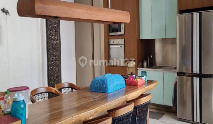  Rumah 3 Lantai Modern Balinese Cantik Terawat Siap Huni  di Intercon Jakarta Barat 2