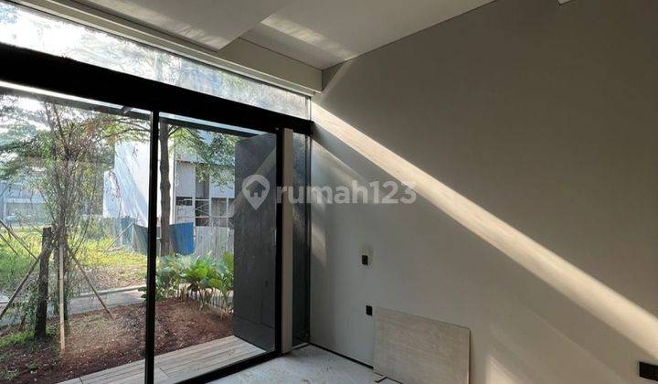  Rumah 3 Lantai Baru Design Megah Semi Furnished 330sqm  di Alam Sutera 2