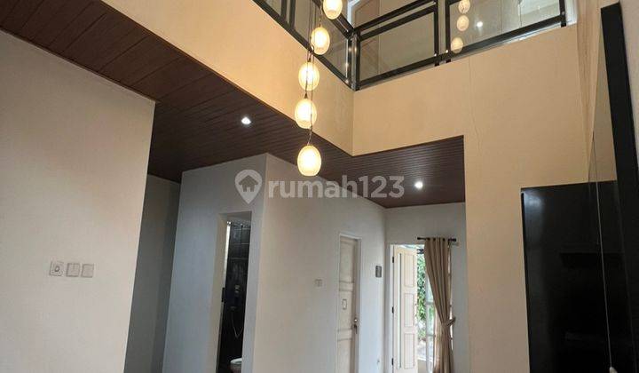  Rumah 129m2 2 Lantai Ada Kanopi Semi Furnished Cantik Siap Huni di Cluster flourite, Gading Serpong 2