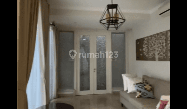 Rumah 2 Lantai Sudah Renovasi Semi Furnished SHM di Sutera Mentari, Alam Sutera Tangerang 1