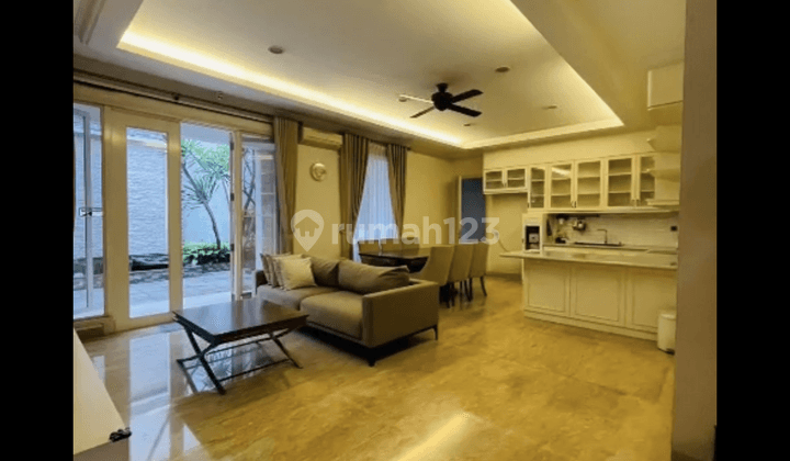 Rumah 2 Lantai Sudah Renovasi Semi Furnished SHM di Sutera Mentari, Alam Sutera Tangerang 2