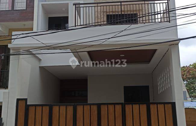 Rumah 2 Lantai Bagus Semi Furnished di Citra Garden 1 Extension , Jakarta Barat 1