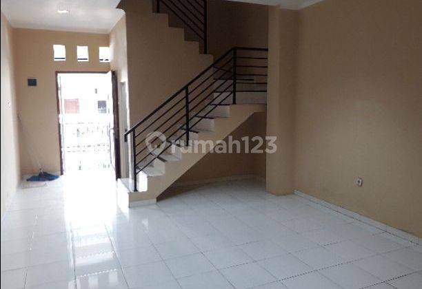 Rumah 3 Lantai Bagus Semi Furnished SHM di Duri Kepa, Jakarta Barat 1