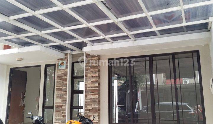 Rumah 2 Lantai Bagus SHM di Cluster Asia, Green Lake Jakarta Barat 1