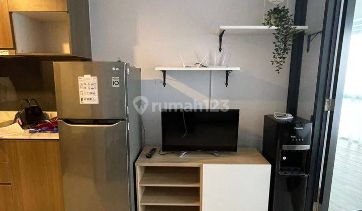 Apartemen The Smith 1 Kamar Tidur Furnished Bagus