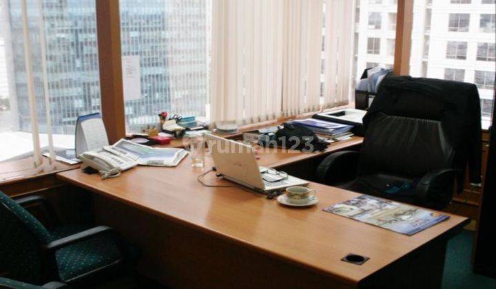  Kantor Furnished Siap Huni 250 m² di Sudirman, Strategic 1