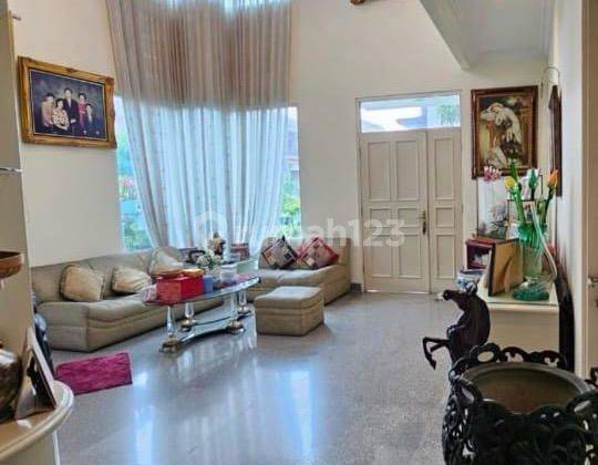 Rumah Cantik Furnished Hook Permata Buana, Jakarta Barat