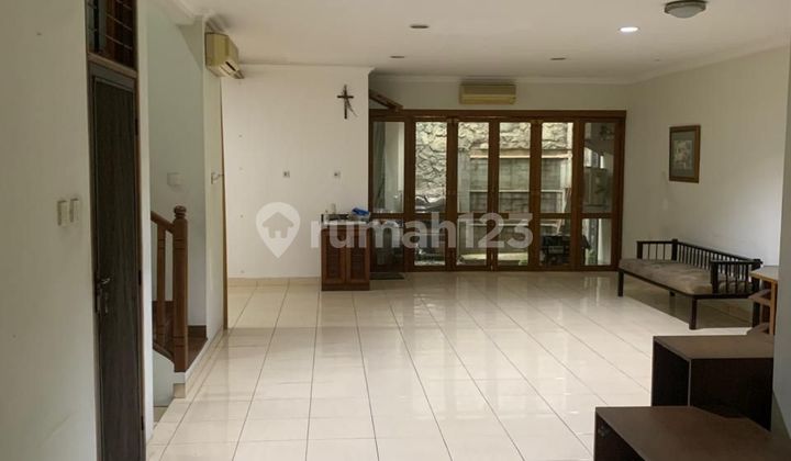 Rumah 2 Lantai Puri Kencana Rapih Hadap Selatan, Jakarta Barat Rumah 2 Lantai Puri Kencana Rapih Hadap Selatan, Jakarta Barat