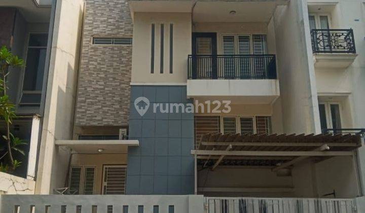 Rumah Disewakan 3,5Lt Bagus Furnished Permata Buana, Jakarta Barat 1