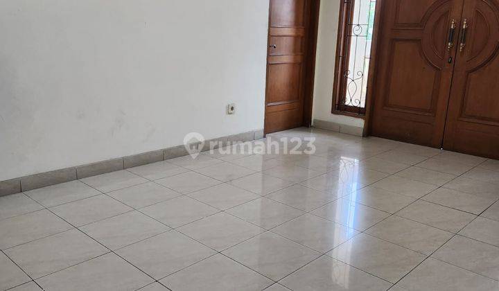 Rumah Disewakan Bagus Unfurnished 2Lt Permata Buana, Jakarta Barat 2