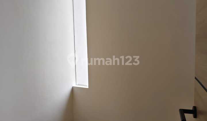 A Beautiful New House in Park Serpong, 2 Floors, Neat and Ready to Occupy 2