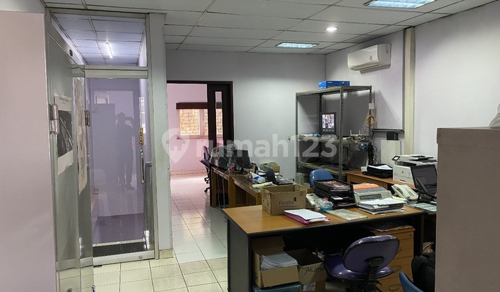 RUKO GOLDEN BOULEVARD DI BSD 3 LANTAI LOKASI STRATEGIS SIAP PAKAI