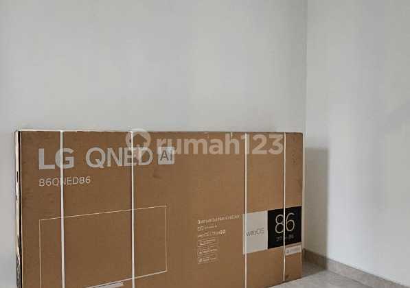 Beautiful House in BSD City Brand New 3 Floors Ready to Occupy 2