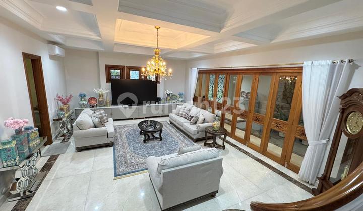 Luxury Classic Design House in BSD Fully Furnished 2 Floors Ready to Occupy Luxury Classic Design House in BSD Fully Furnished 2 Floors Ready to Occupy