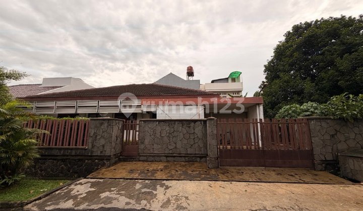 Rumah Asri 300M² di Jantung Cinere - Harga di Bawah Pasar