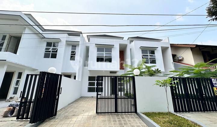 Rumah modern minimalis  Strategis Nyaman dan siap huni 