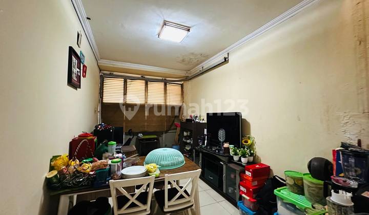 Asri & Strategic House in Cinere - Price Still Negotiable 2