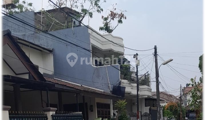 Affordable 2-Story Ready-to-Occupy House in Jatiwaringin Asri, Excellent Condition 2