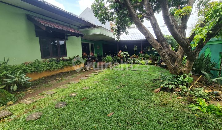 Jatiwaringin Garden House, Good for Commercial Use Jatiwaringin Garden House, Good for Commercial Use