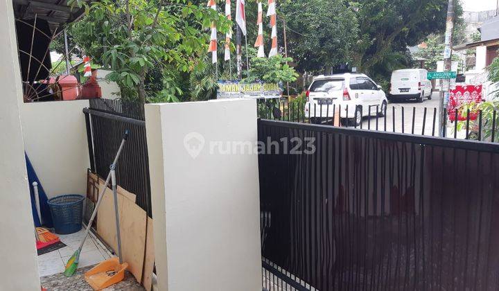 Dijual Rumah Semi Furnished dan Lokasi Strategis di Tangerang Selatan 5