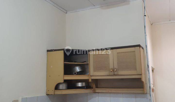 Dijual Rumah Semi Furnished dan Lokasi Strategis di Tangerang Selatan 12