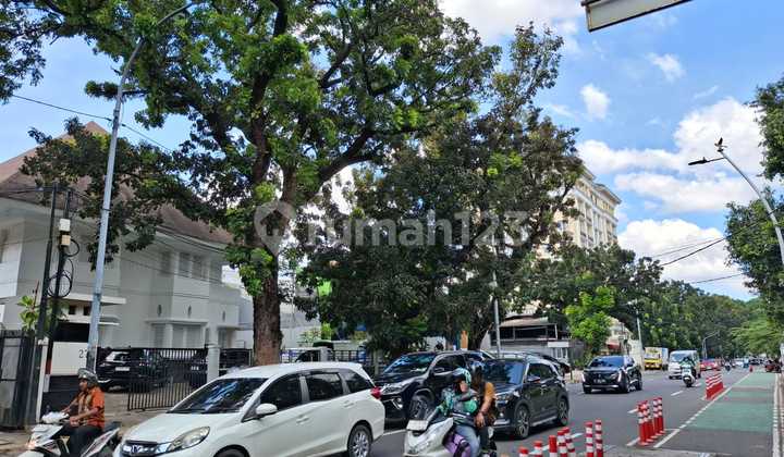 Building for Sale on Jl Teuku Cik Ditiro, Menteng, Central Jakarta