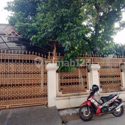 Rumah hitung tanah di taman meruya ilir 1 jakarta barat 2