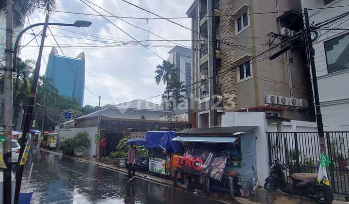 4-Story Boarding House for Sale on Jl Kebon Sirih, Menteng, Central Jakarta 2