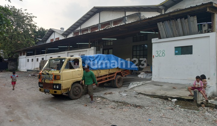 Warehouse for Sale on Jl Raden Saleh, Karang Tengah, Tangerang City Warehouse for Sale on Jl Raden Saleh, Karang Tengah, Tangerang City