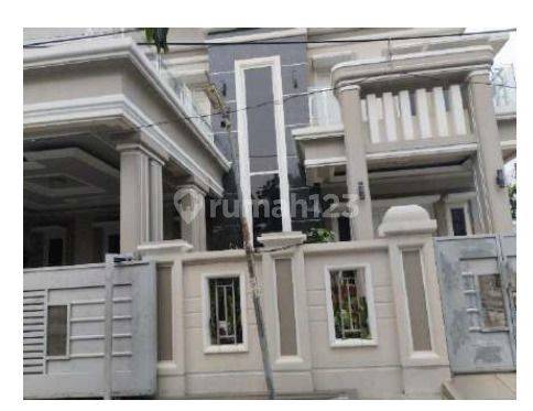 tampak depan rumah dijual di perum pondok
