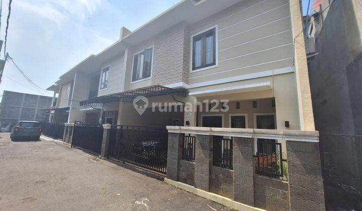 Rumah Di Jual Di Town House Batas Alamanda Kalusari Pasar Rebo 2