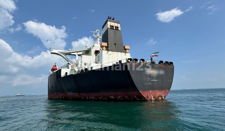 Auction of a Supertanker with 184,058 Tons of Light Crude Oil