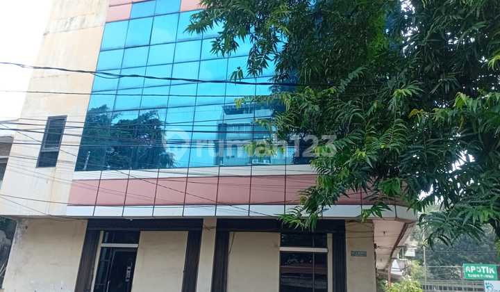 Shop House for Sale on Jl Gandaria 3, Kebayoran Baru, South Jakarta 2