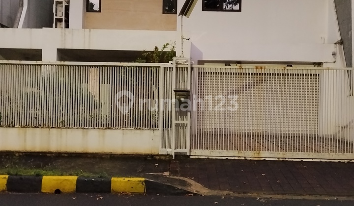 Rumah Dijual Murah Harga Bawah NJOP di Intercon Jakarta Barat Rumah Dijual Murah Harga Bawah NJOP di Intercon Jakarta Barat
