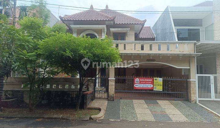 Rumah Cantik Di Jalan Hibiskus Kemang Pratama 3 1