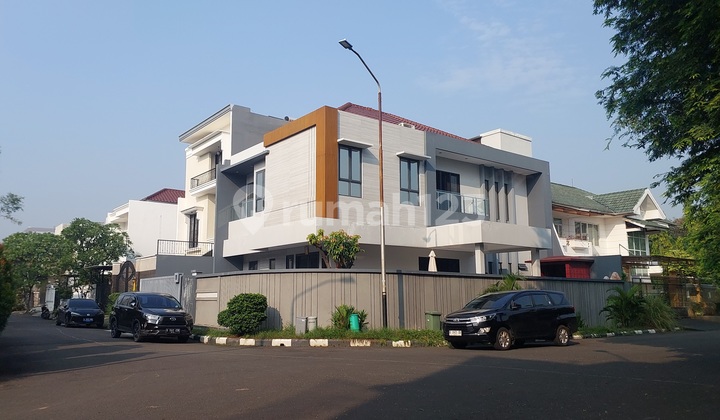 Rumah Mewah Modern Permata Buana Hook 1