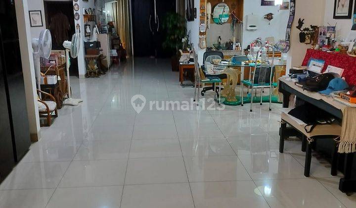 Dijual Cepat Rumah 2.5 lantai Siap Huni  2