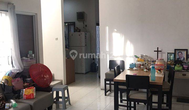 Dijual Cepat Rumah Cantik Area Taman Semanan Indah  1