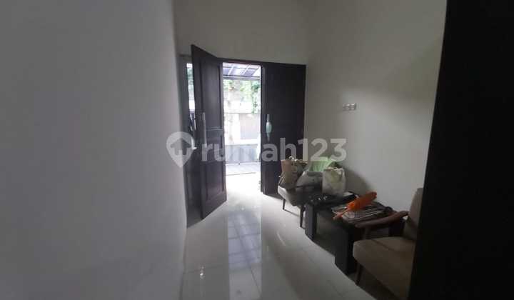 Rumah 2 Lantai di Delima Raya Full Renov, Tanjung Duren Jak Bar 2