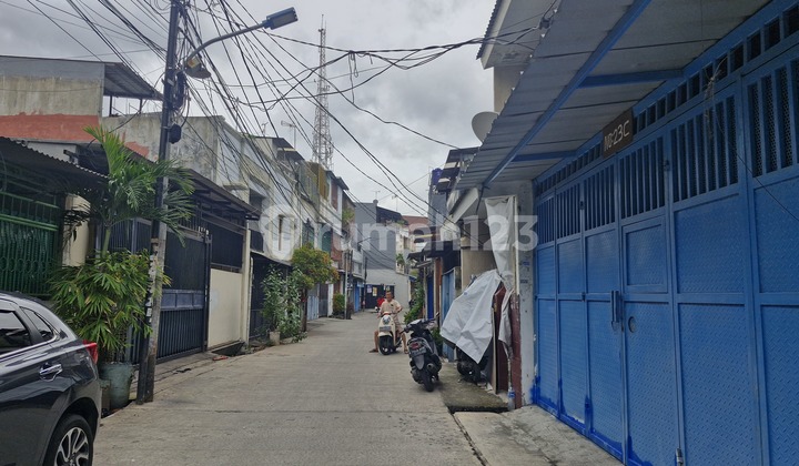 For Sale. Strategically Located House in Jelambar