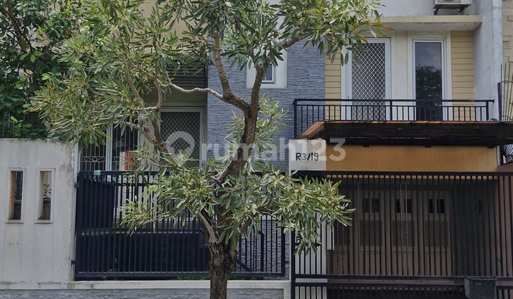 Rumah Sewa Depan Taman Rumah Sewa Depan Taman