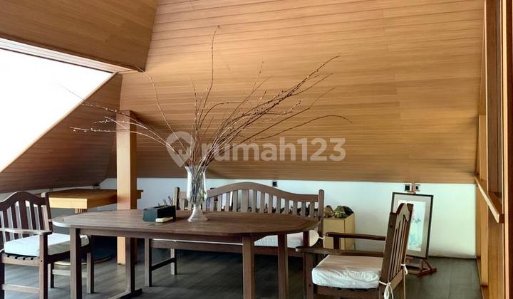 Luxury House with Swimming Pool 2