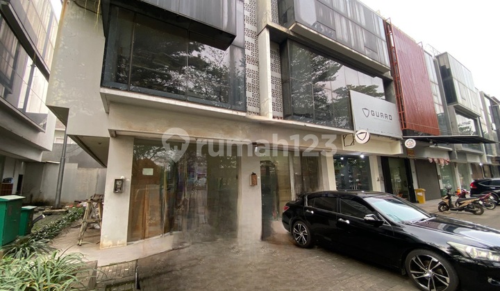 Ready-to-Use Shophouse Near Atmajaya University