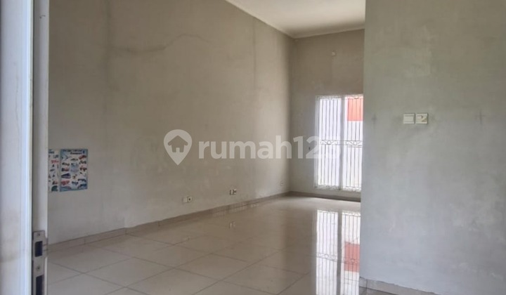 Rumah Sewa Depan Taman 2