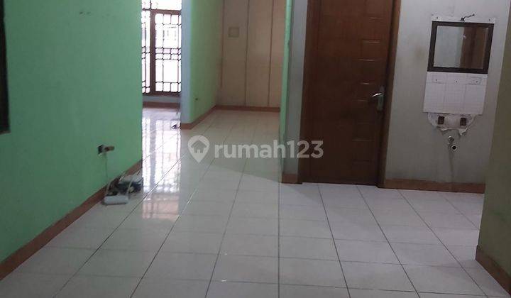 Rumah Di 1.5 Lantai di Tomang Raya, Jakarta Barat 2