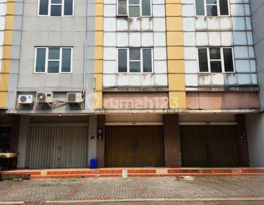 Ruko 2,5 Lantai di Goden Bolevard, Bsd, Tangerang 1