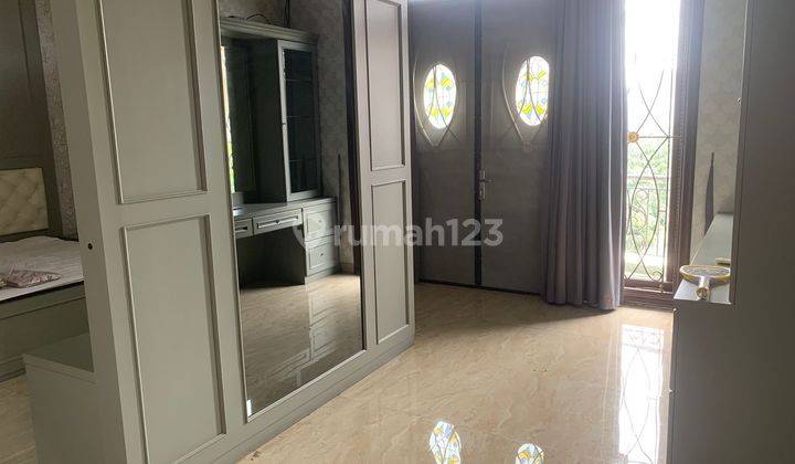 Rumah Cantik Di Taman Surya 200m² Furnished 2 Lantai 2