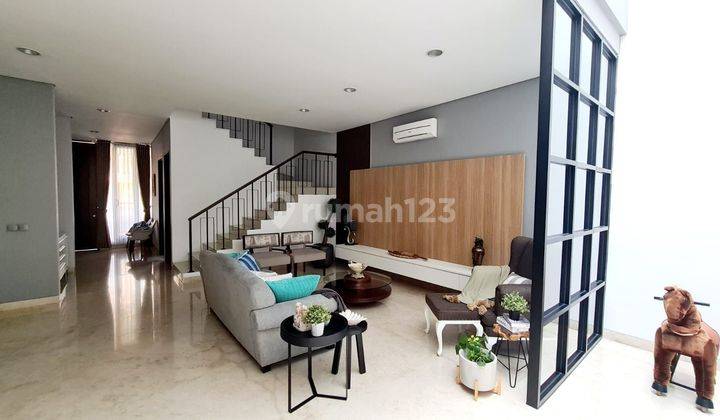 Rumah Minimalis Modern Siap Huni di Intercon Kebon Jeruk, Jakarta Barat  2