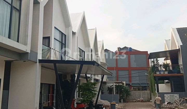 Rumah 2 Lantai Cluster Pinggir Jalan Raya Cilangkap Jakarta Timur 2
